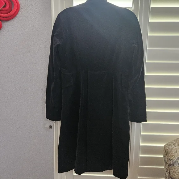 Newport News Elegant Black Military-Style Women's Coat - Picture 8 of 14
